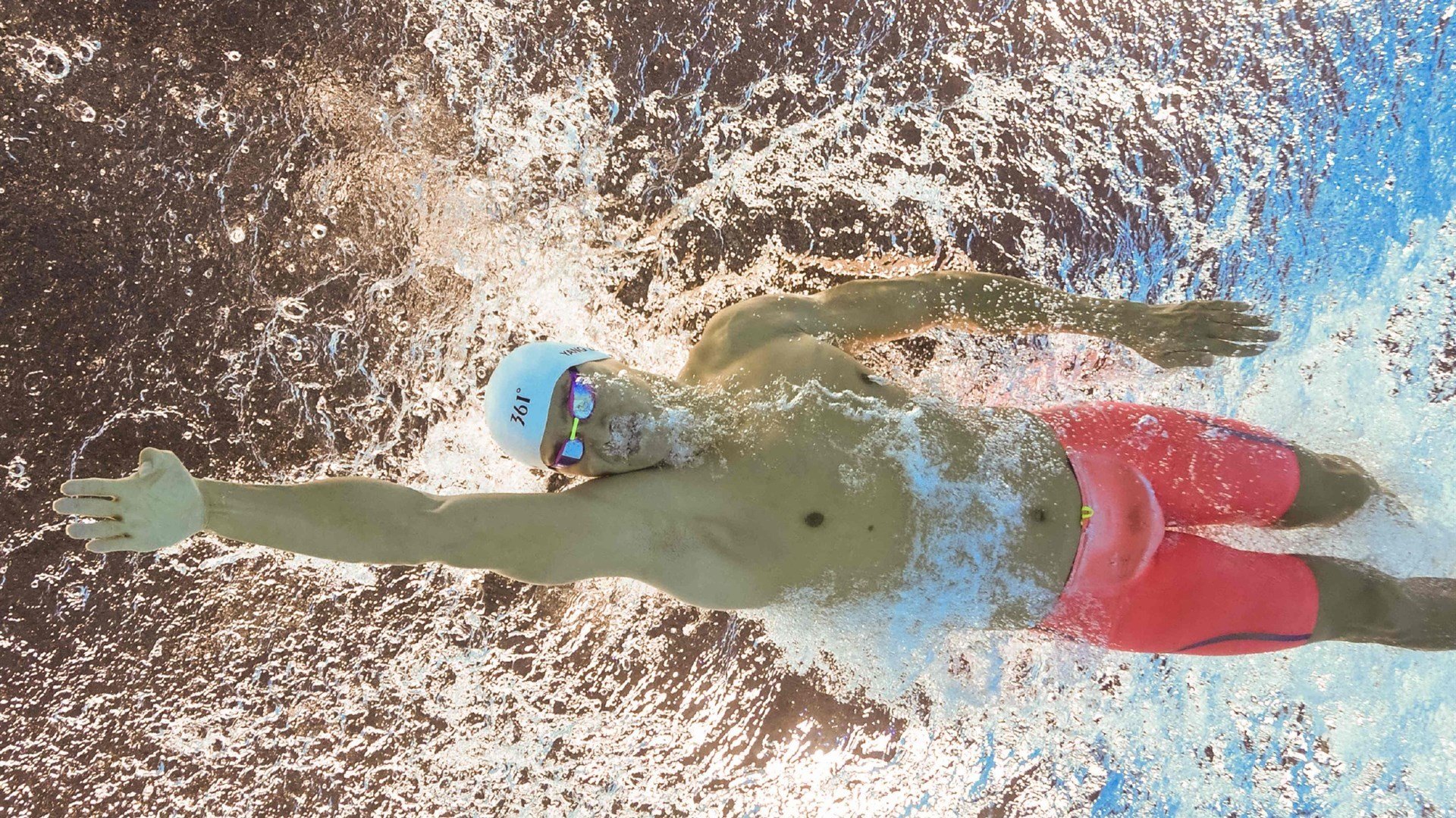 塞恩斯绝境高光，迈凯伦战术翻盘终结索伯连胜神话